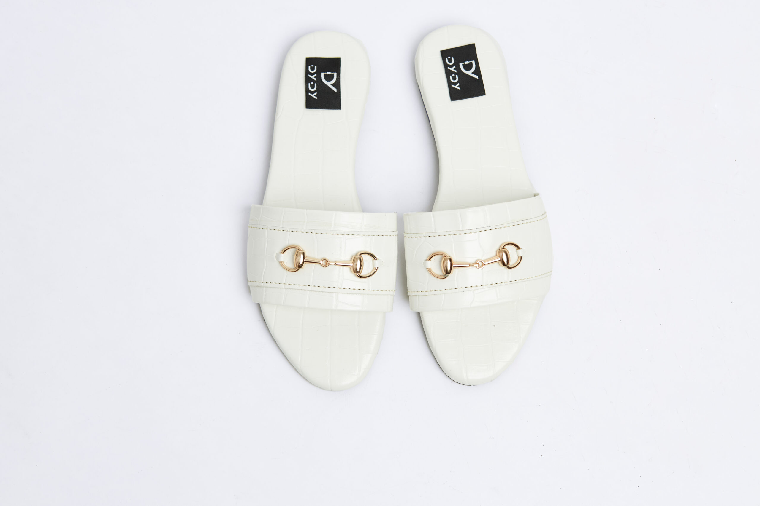 WHITE SLIPPERS, FEMALE SLIPPERS, DYDY SLIPPERS, DYDYSHOES, HANDCRAFTED SLIPPERS, MADE IN NIGERIA,